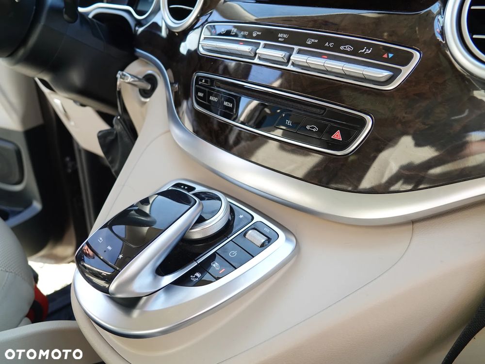 Mercedes-Benz Klasa V 250 d 4-Matic Avantgarde 7G-Tronic (d³ugi) - 23