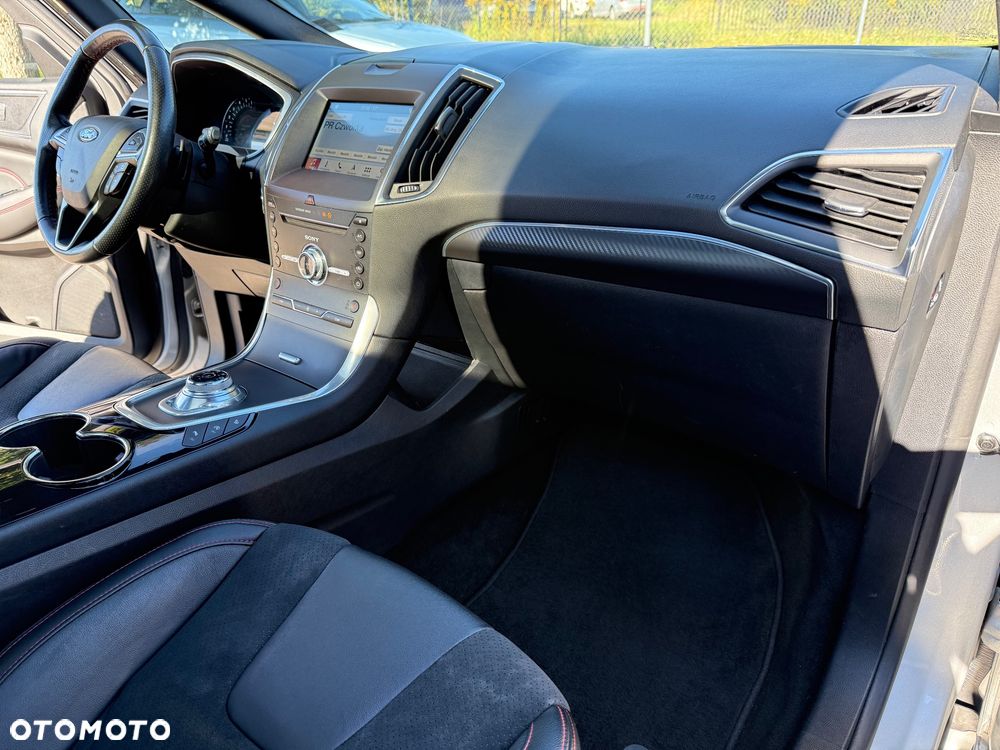 Ford S-Max - 22