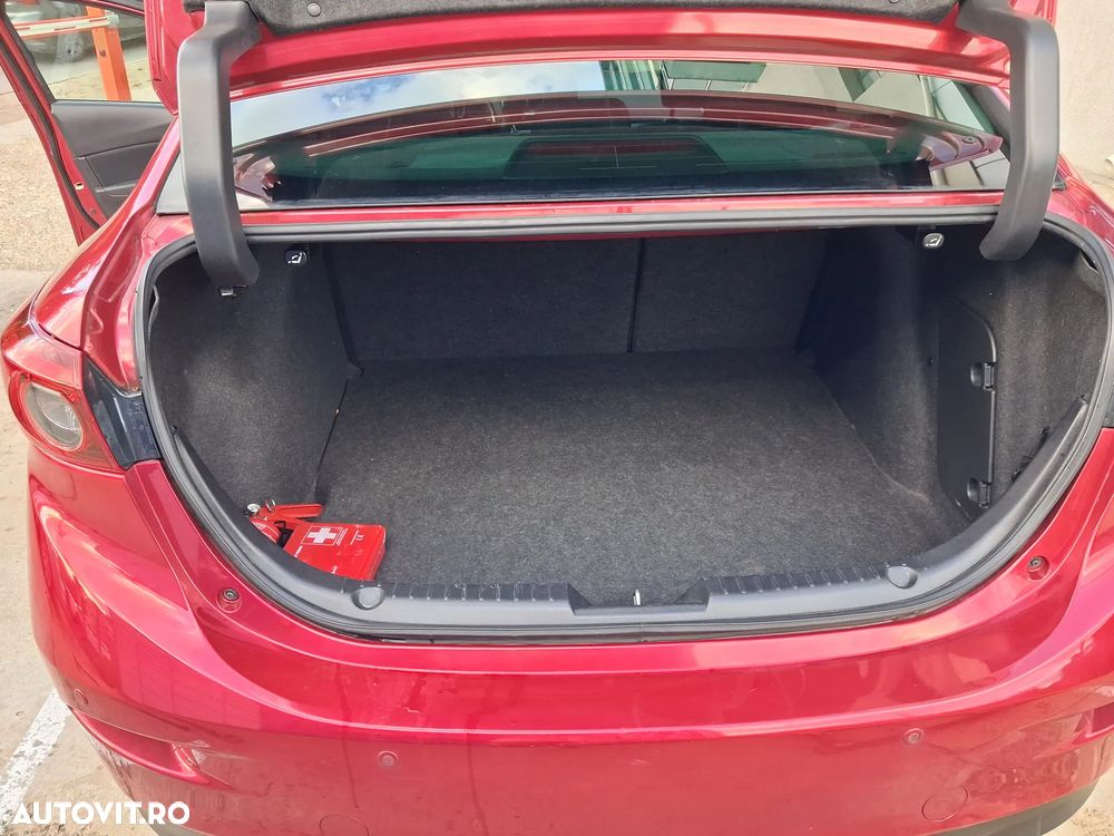 Mazda 3 G120 Revolution - 11