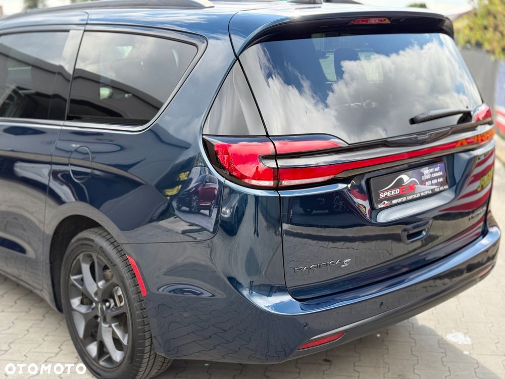 Chrysler Pacifica - 12
