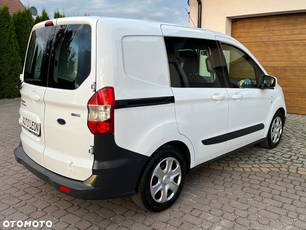 Ford Transit Courier - 9