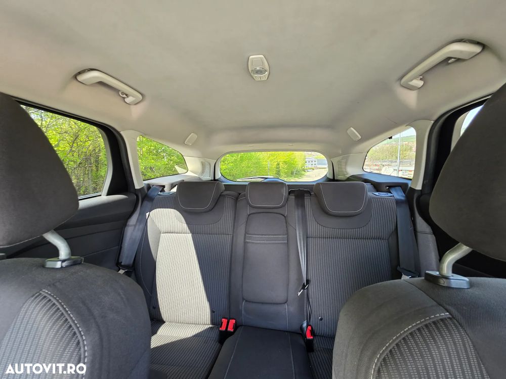 Ford Focus 2.0 TDCI DPF Powershift Titanium - 11