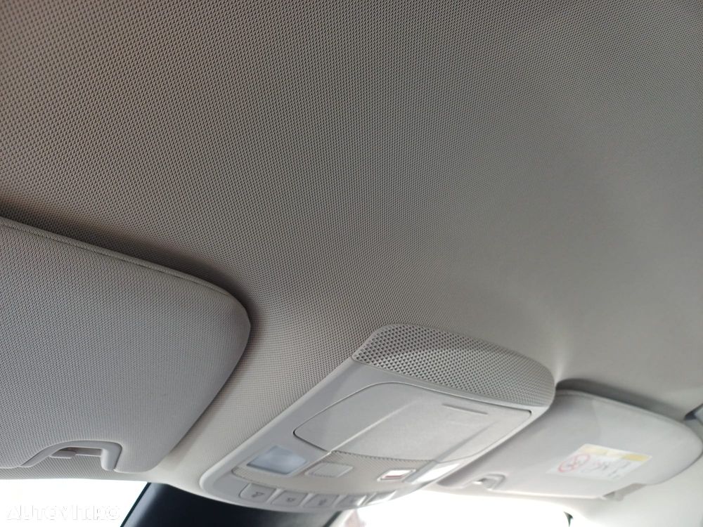 Ford Mondeo 2.0 HEV Titanium - 25