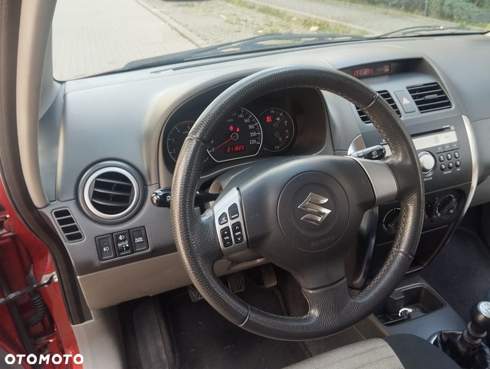 Suzuki SX4 - 25