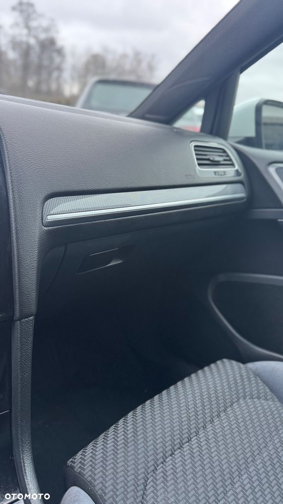 Volkswagen Golf - 17