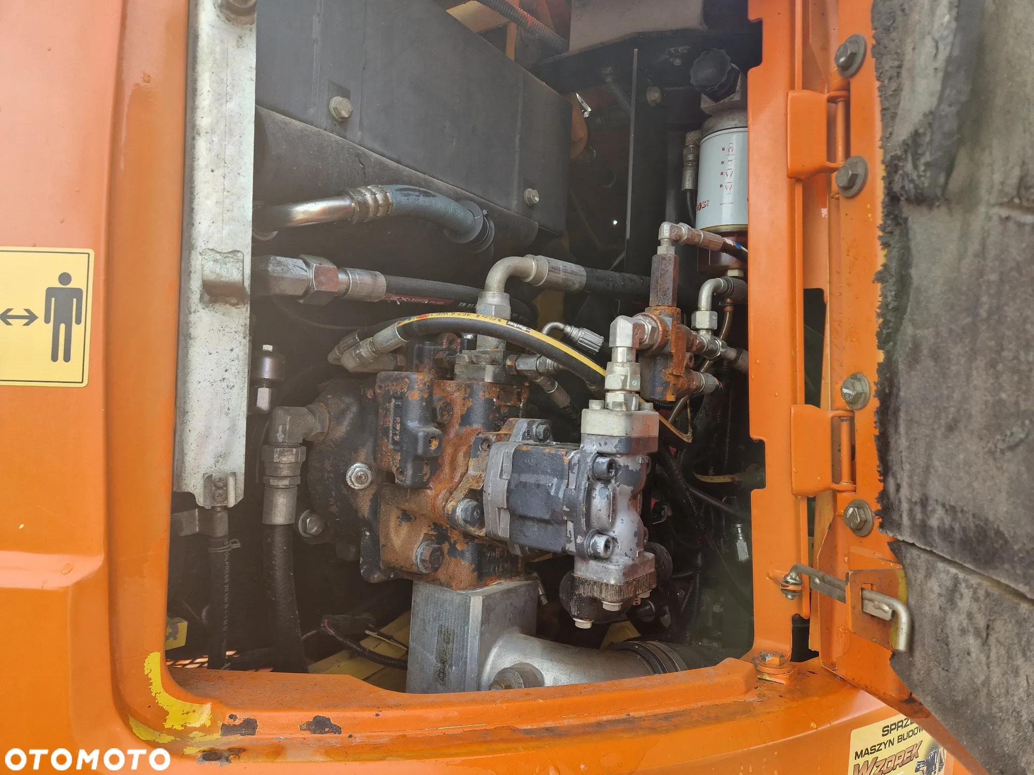 Komatsu PW118MR-8 - 15