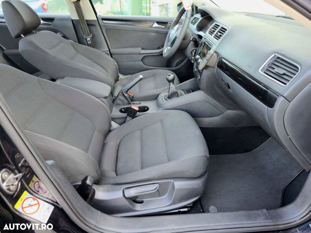Volkswagen Jetta - 9