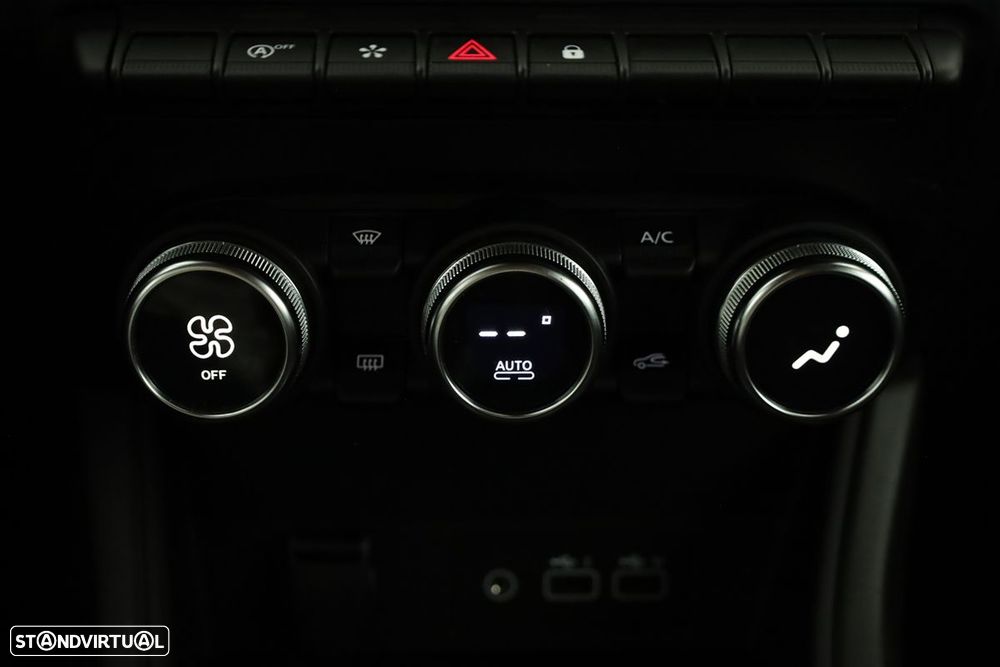Renault Captur 1.0 TCe Techno Bi-Fuel - 13