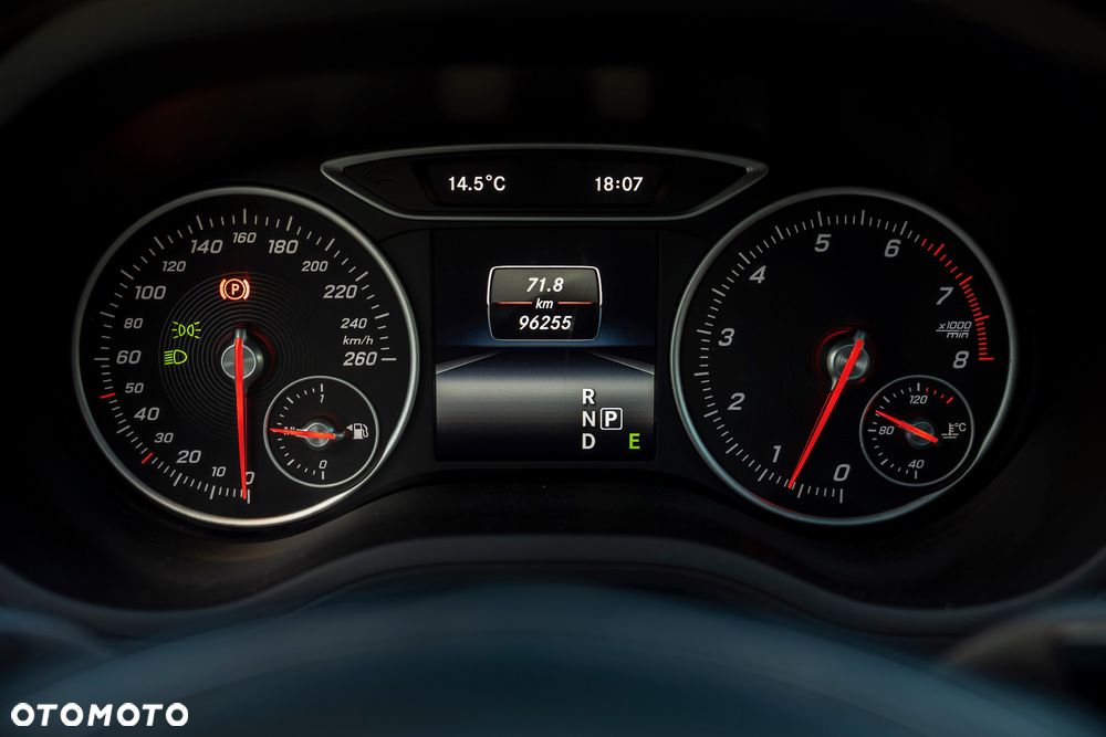 Mercedes-Benz Klasa B 250 4Matic 7G-DCT Urban - 38