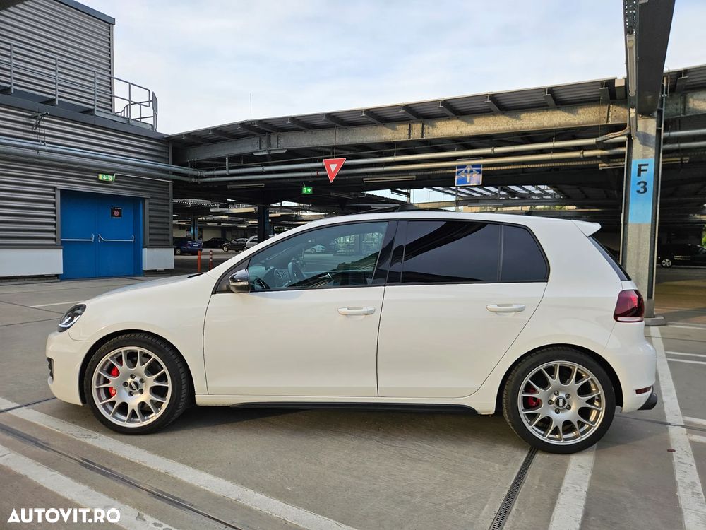 Volkswagen Golf 2.0 GTI DSG - 2