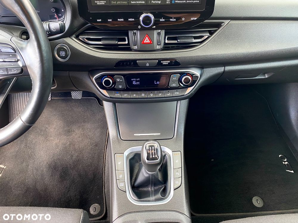 Hyundai i30 1.6 CRDI 48V-Hybrid Prime - 16