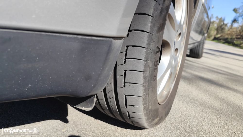 Ford Mondeo SW 2.0 TDdi Ghia - 10