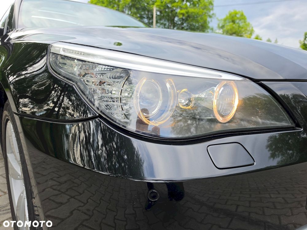 BMW Seria 5 525xd - 37