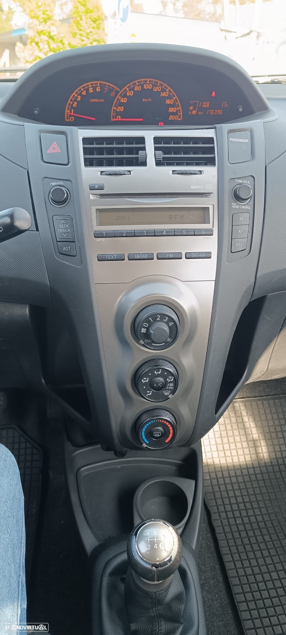 Toyota Yaris 1.0 VVT-i AC - 8