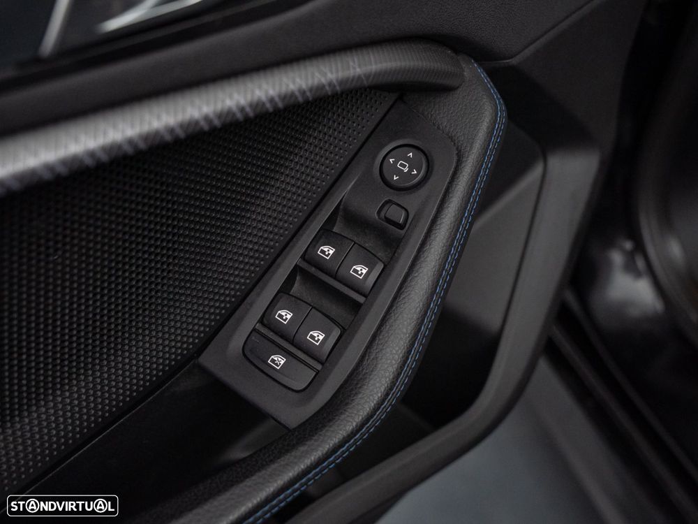BMW 118 i Pack Desportivo M Auto - 17
