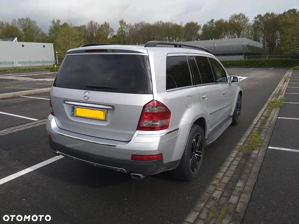 Mercedes-Benz GL 500 4Matic 7G-TRONIC - 2