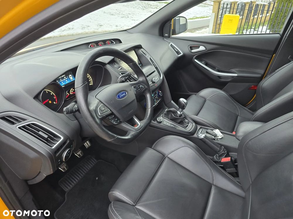 Ford Focus 2.0 EcoBoost ST mit Leder-Sport-Paket - 7