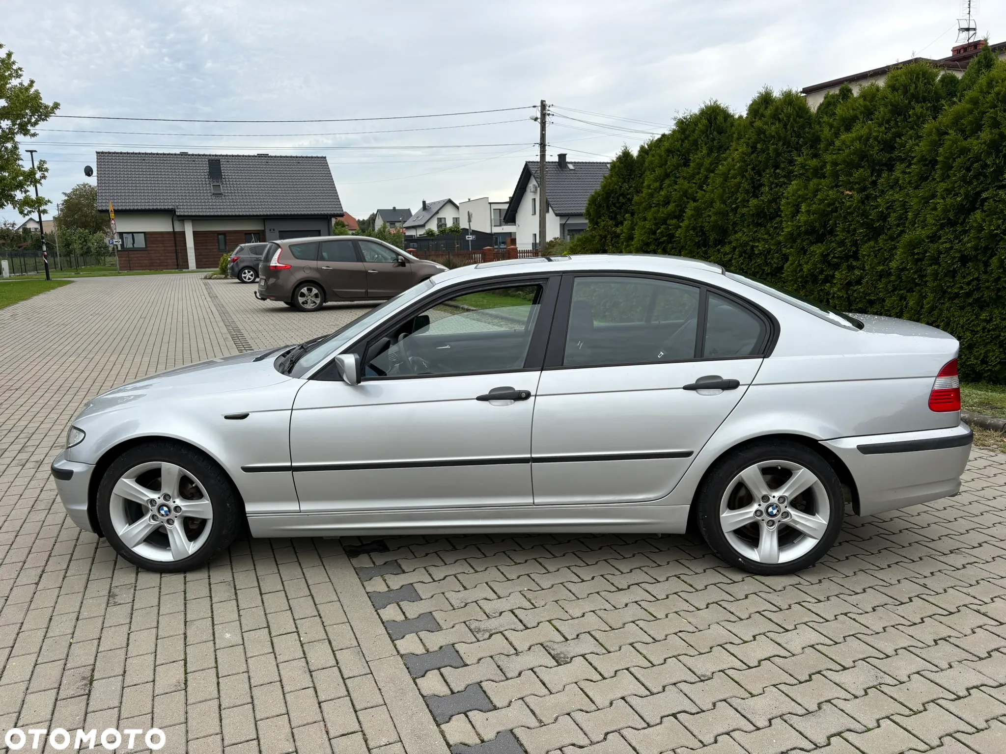 BMW Seria 3 318i - 4