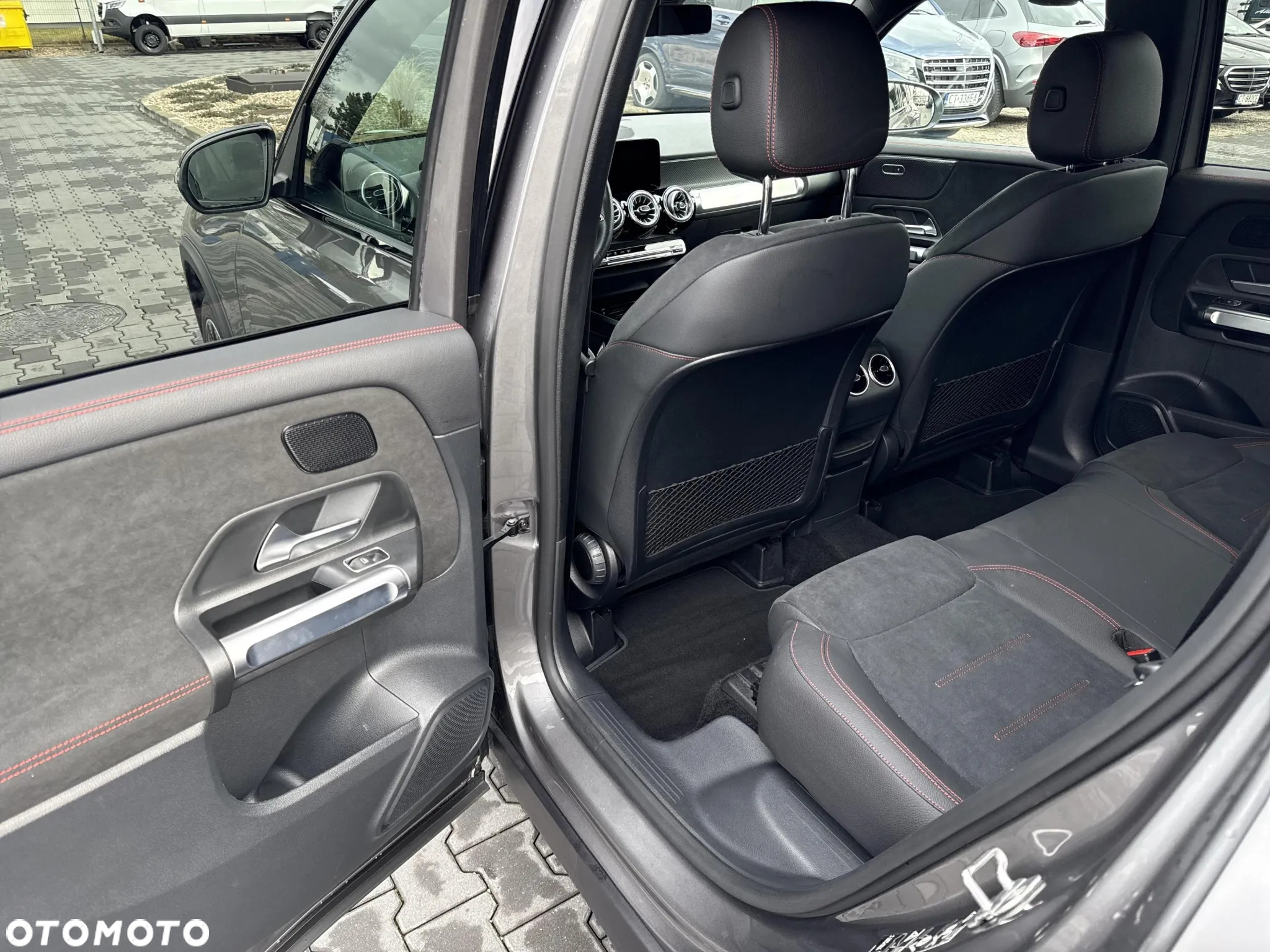 Mercedes-Benz GLB 200 7G-DCT AMG Line - 16