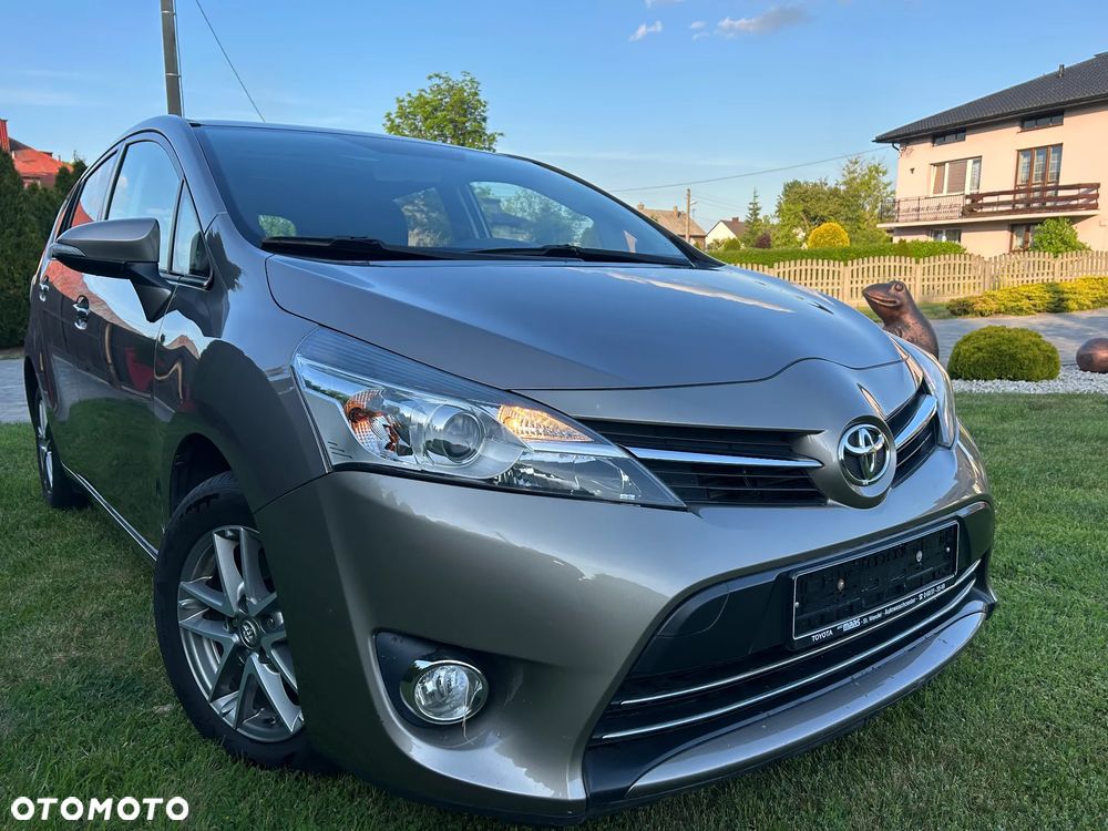 Toyota Verso 1.6 D-4D Active EU6 - 12