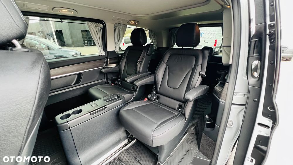 Mercedes-Benz Klasa V 300 d 4-Matic 9G-Tronic - 36