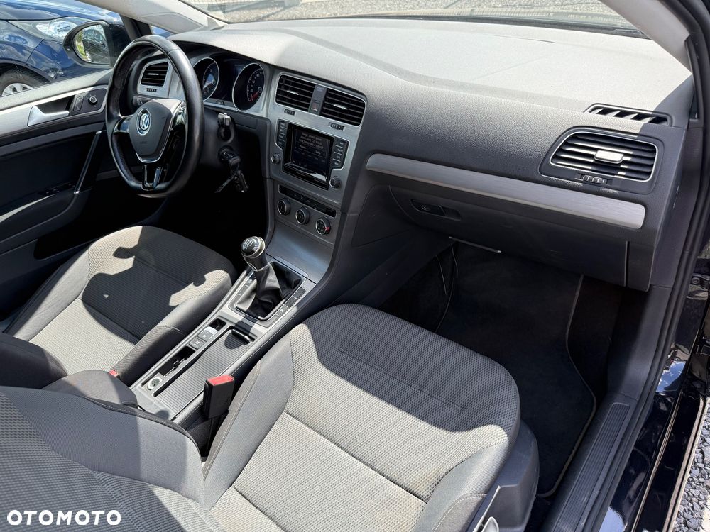 Volkswagen Golf - 11
