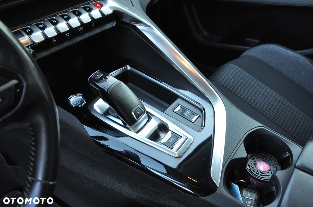 Peugeot 5008 PureTech 130 EAT8 Stop & Start Allure Pack - 28