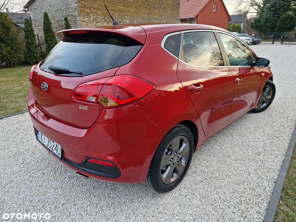 Kia Ceed 1.4 CVVT Fifa World Cup Edition - 4