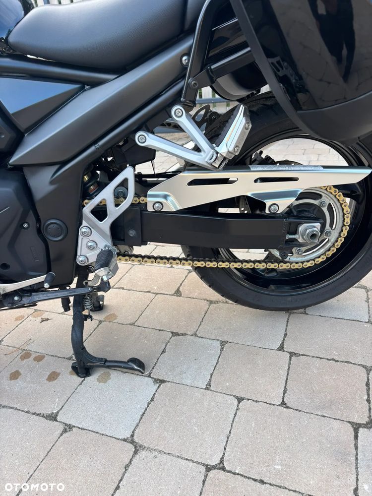 Suzuki GSX - 17