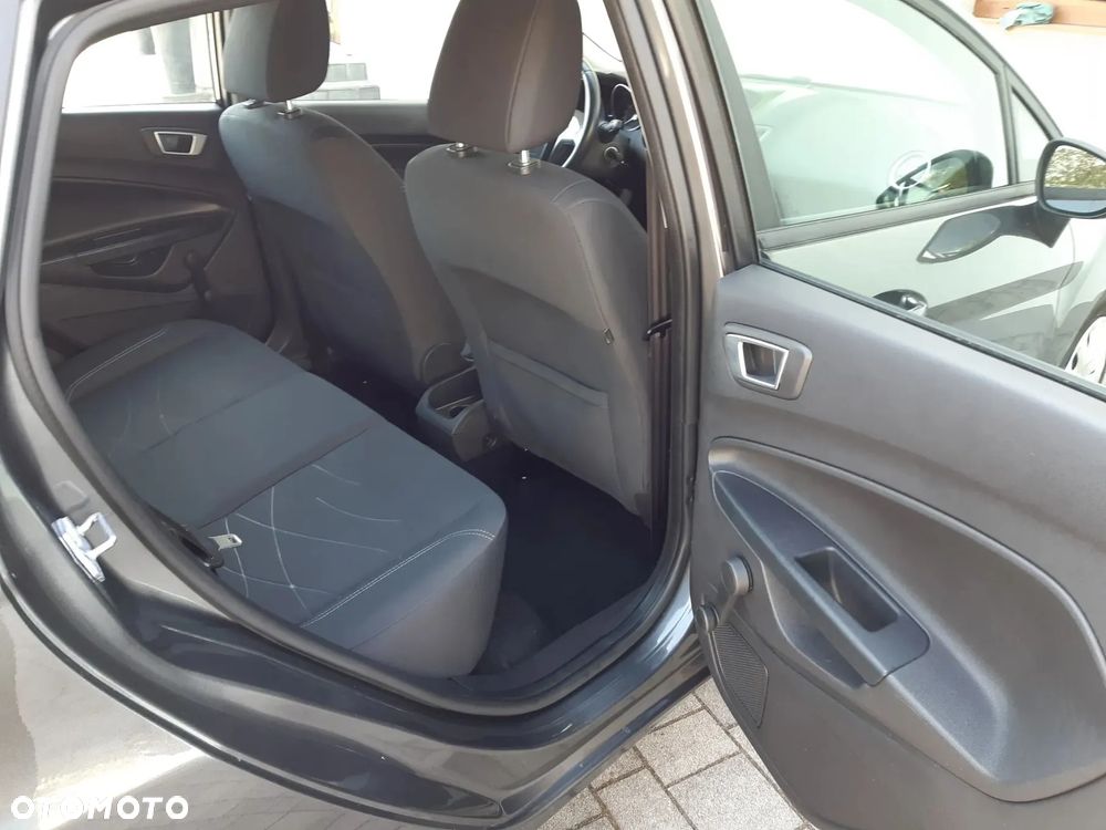 Ford Fiesta - 22