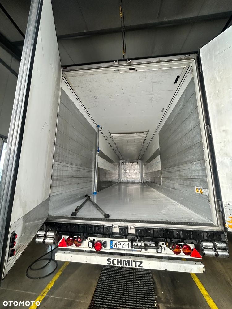 Schmitz Cargobull SKO 24 - 3