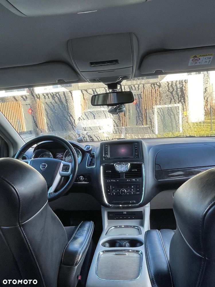 Lancia Voyager 3.6 Platinum - 5