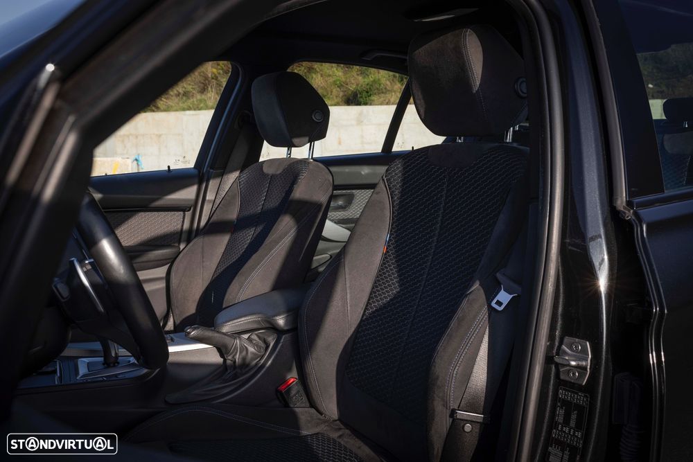 BMW 330 e iPerformance Pack M - 22