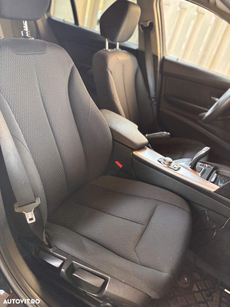 BMW Seria 3 318d DPF Aut. - 12