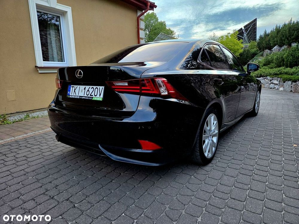 Lexus IS - 4