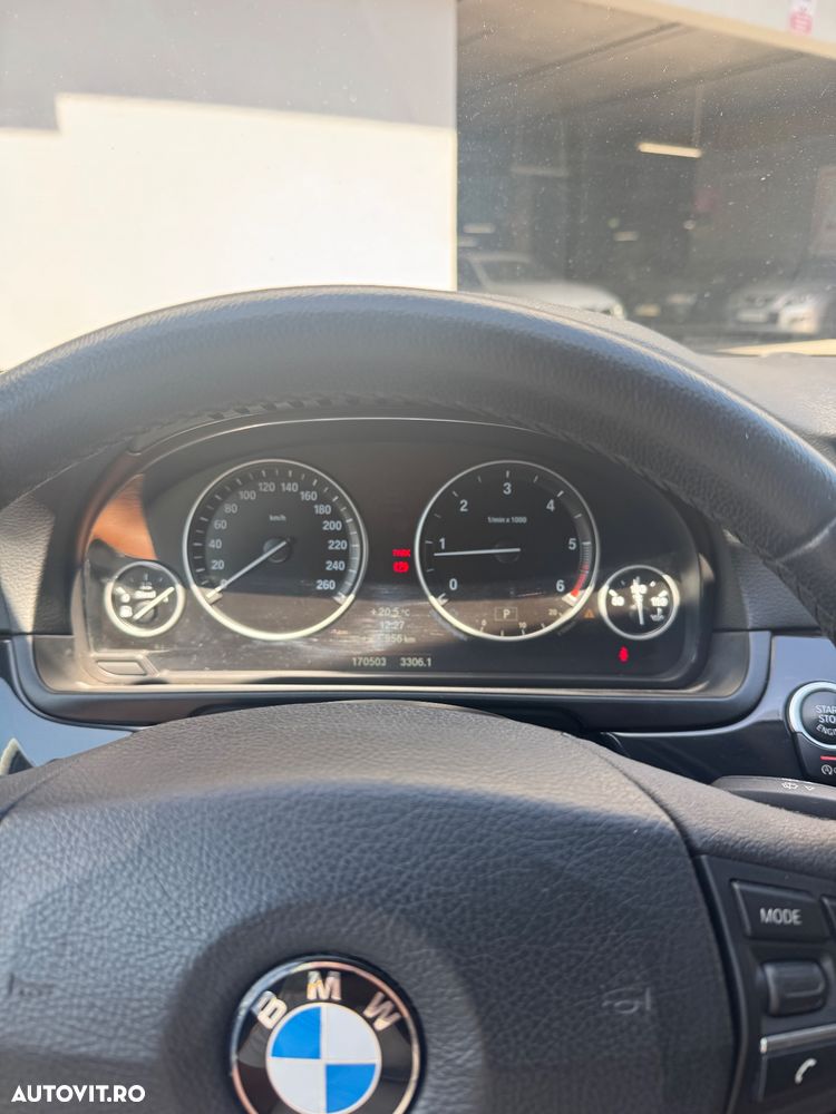 BMW Seria 5 520d Aut. Luxury Line - 10