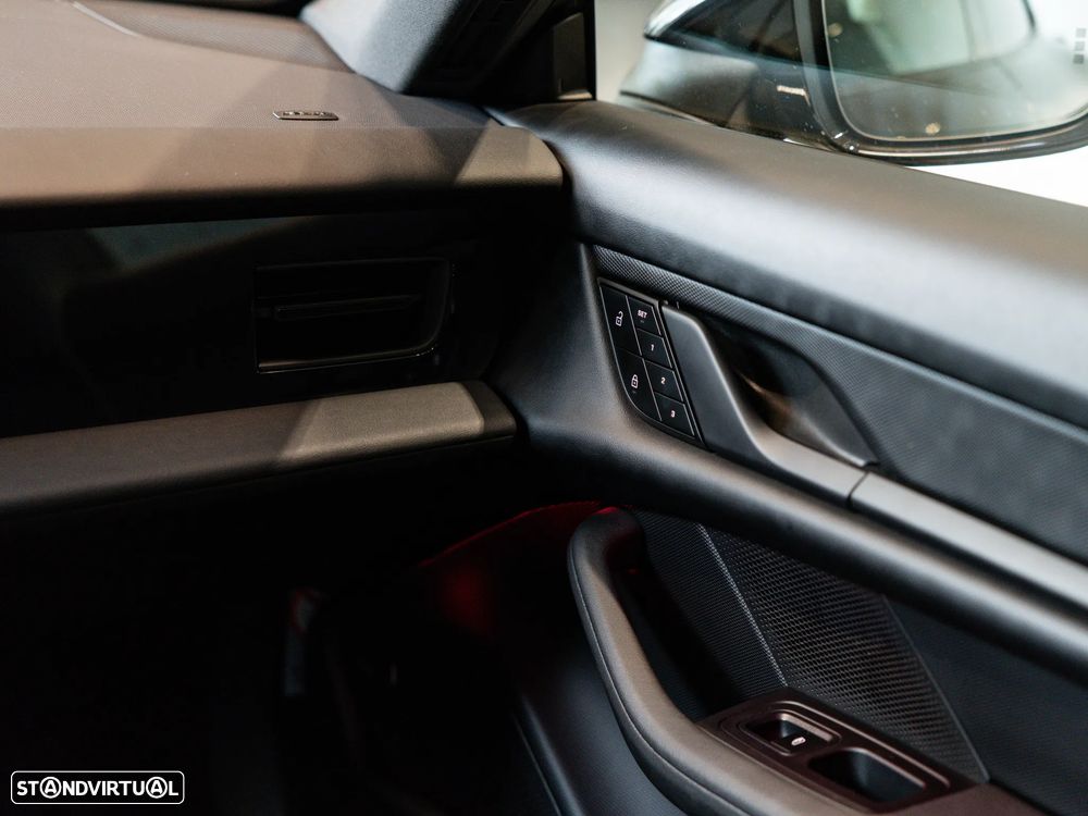Porsche Taycan Sport Turismo - 37