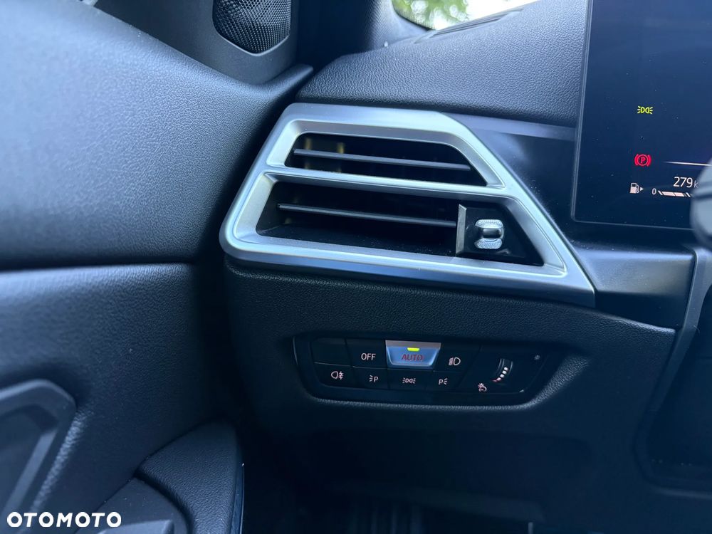 BMW Seria 3 320i M Sport - 27