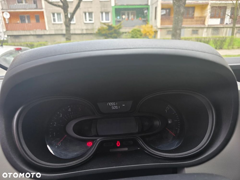 Renault Trafic Grand 1.6 dCi - 10