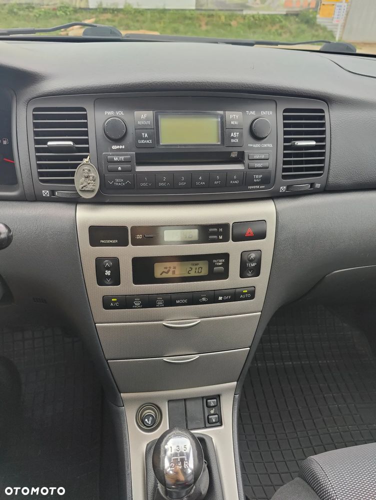 Toyota Corolla 1.6 VVT-i Sol - 21