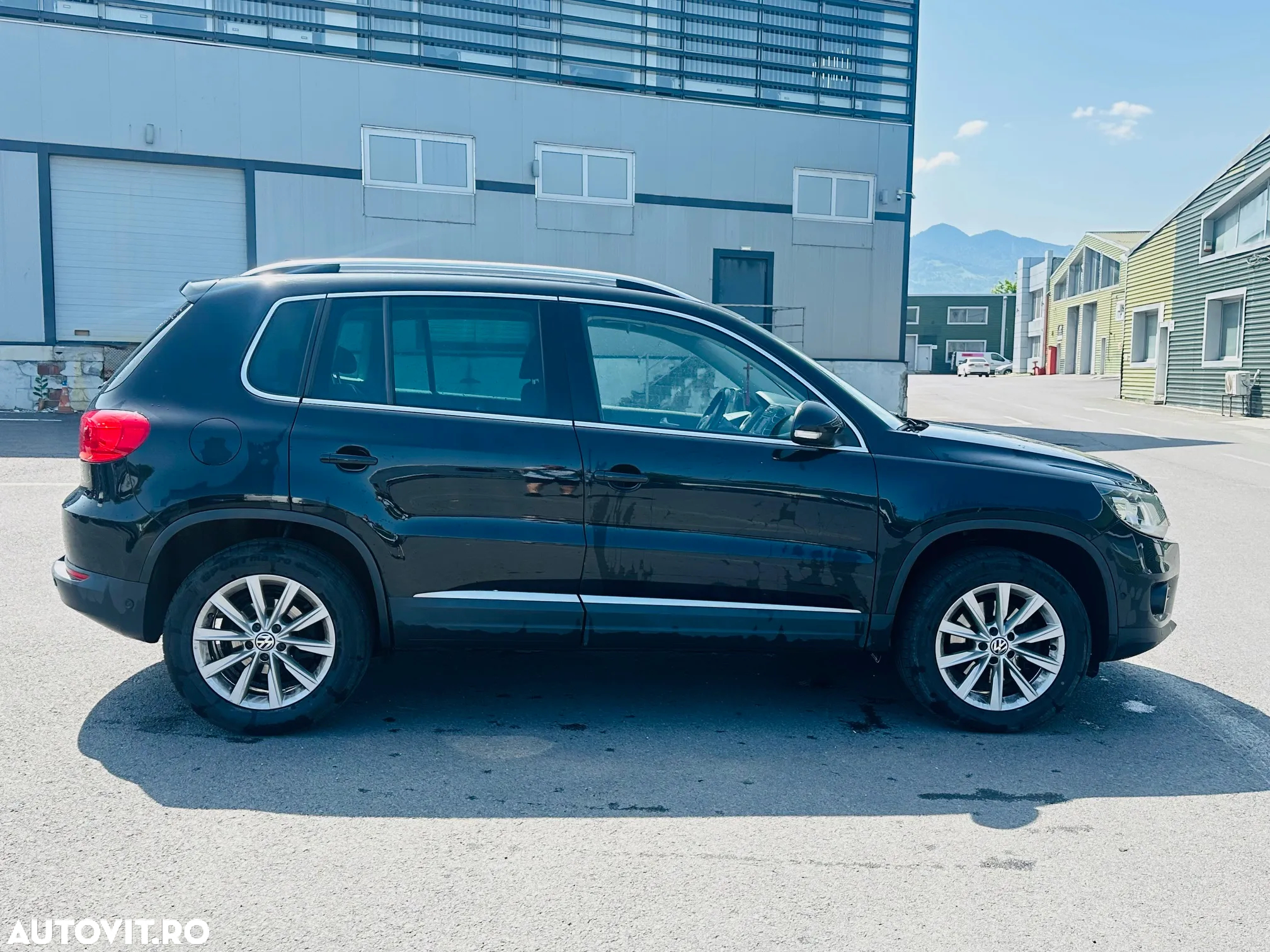 Volkswagen Tiguan - 10