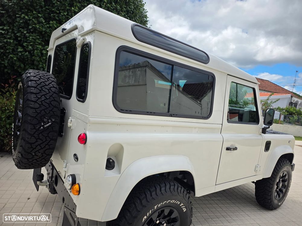 Land Rover Defender 90 2.4 CRD S - 18