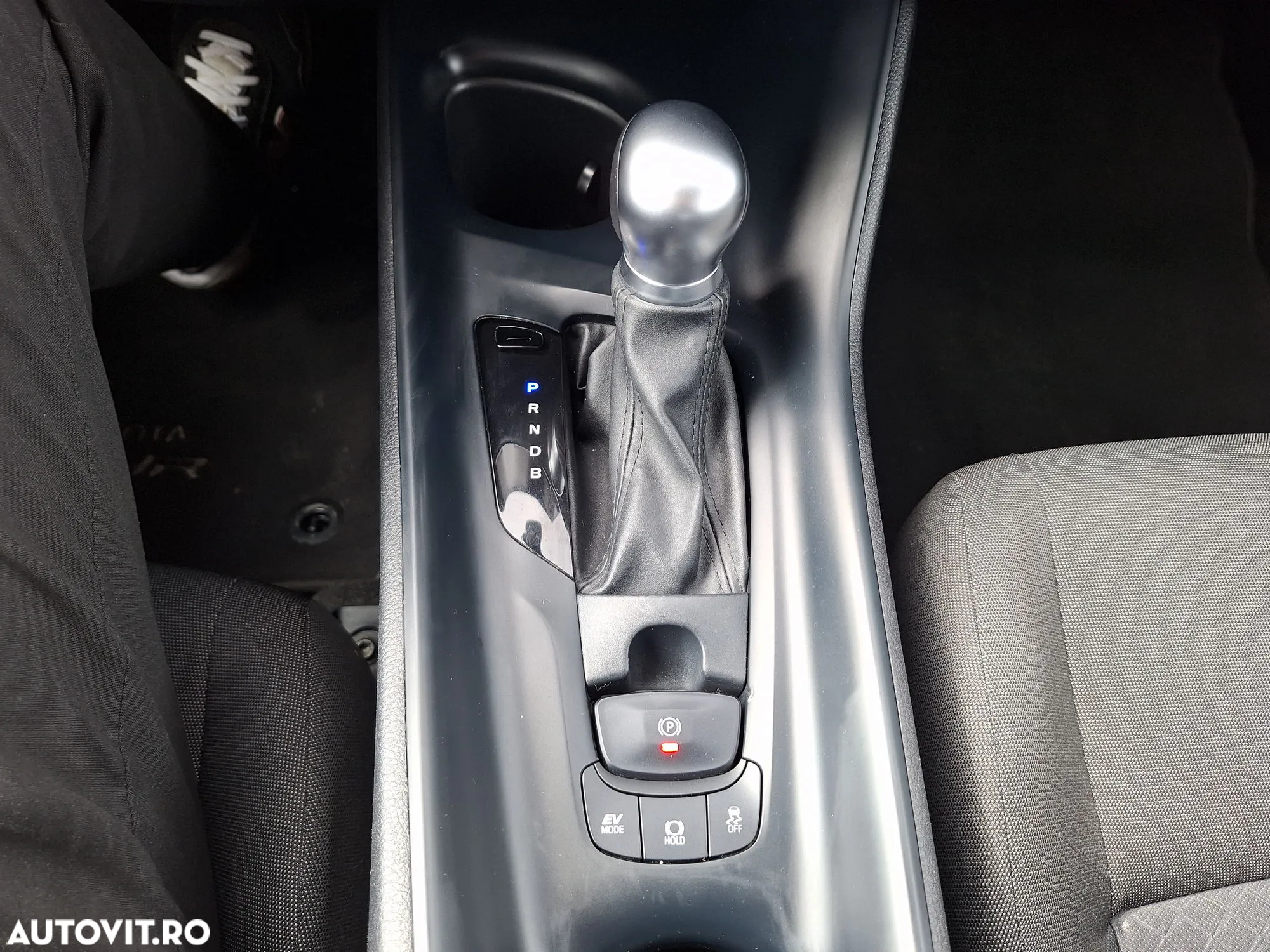 Toyota C-HR - 16