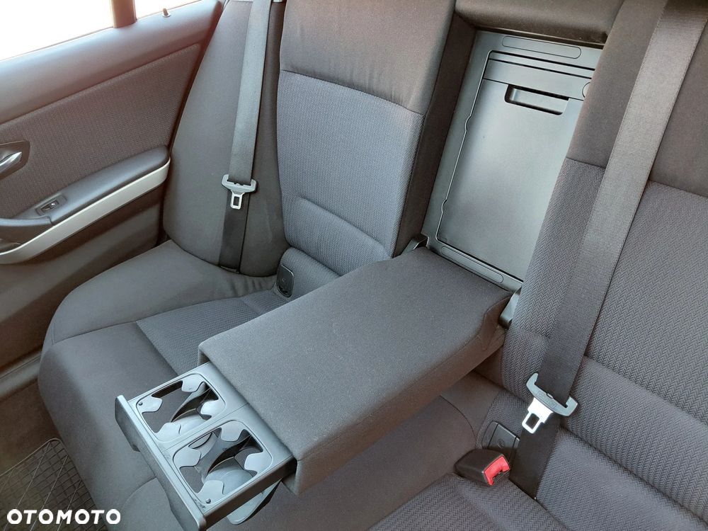 BMW Seria 3 320d DPF Edition Sport - 15