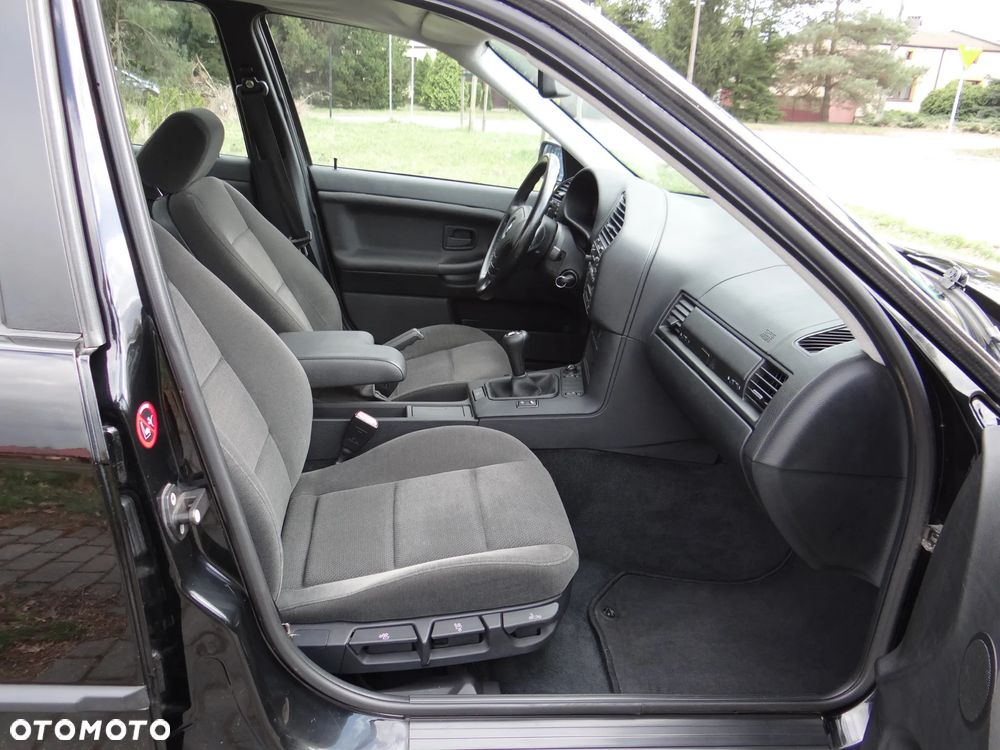 BMW Seria 3 316i - 21