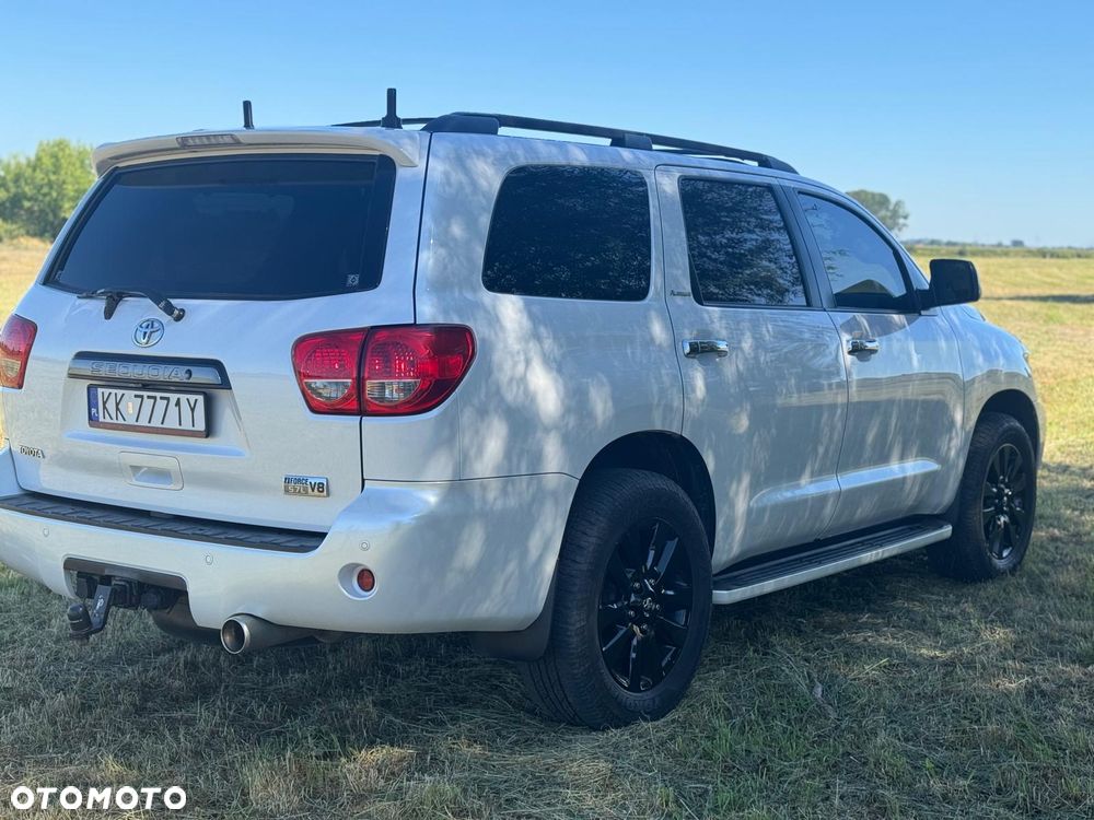 Toyota Sequoia - 5