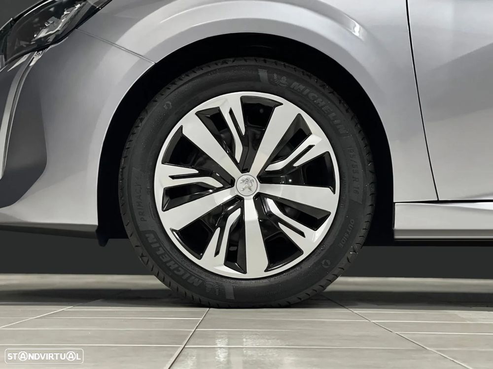 Peugeot 208 - 13