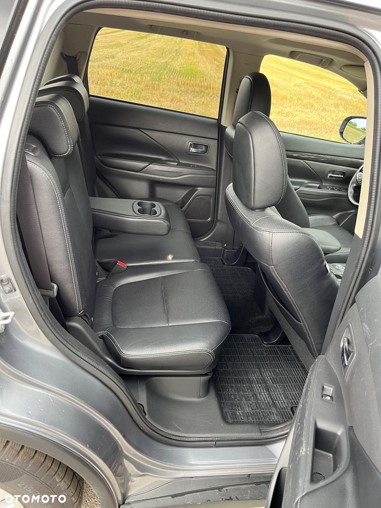 Mitsubishi Outlander 2.2 DI-D 4WD Automatik Diamant Edition - 15