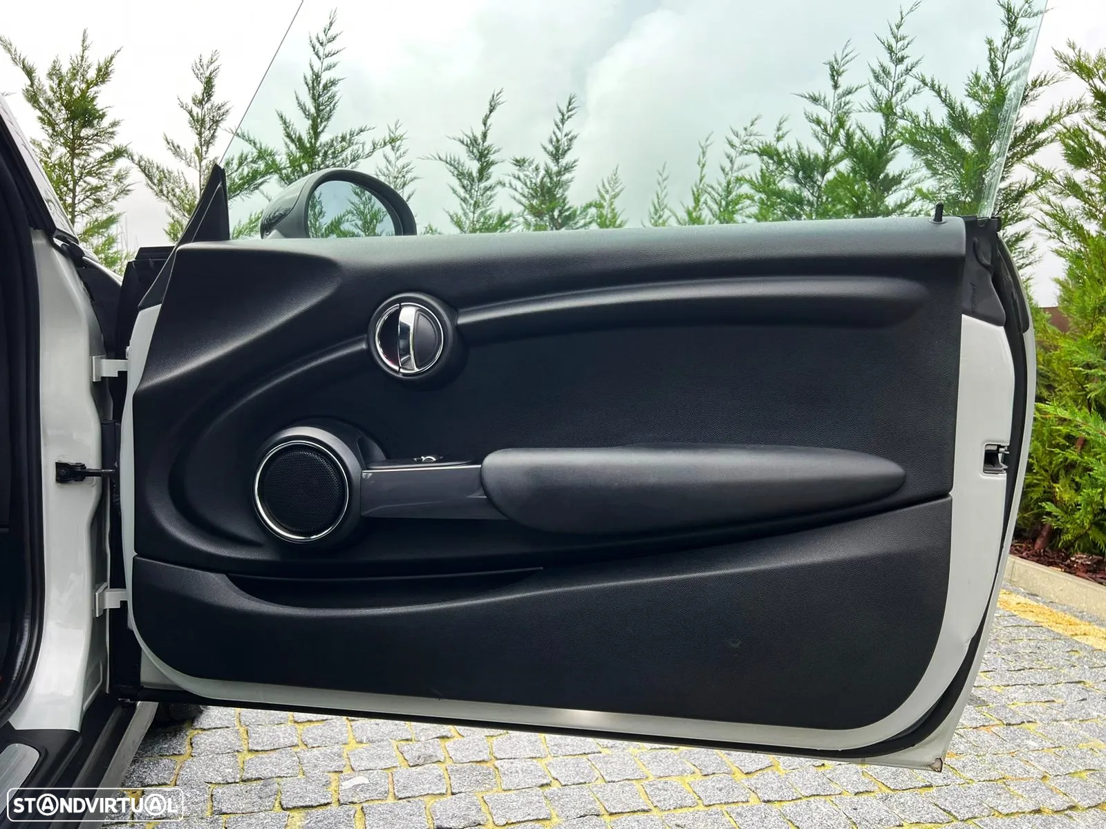 MINI 3 Portas Cooper D - 23