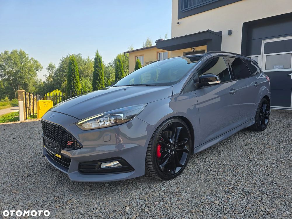 Ford Focus 2.0 EcoBoost ST mit Leder-Exclusiv-Paket - 1
